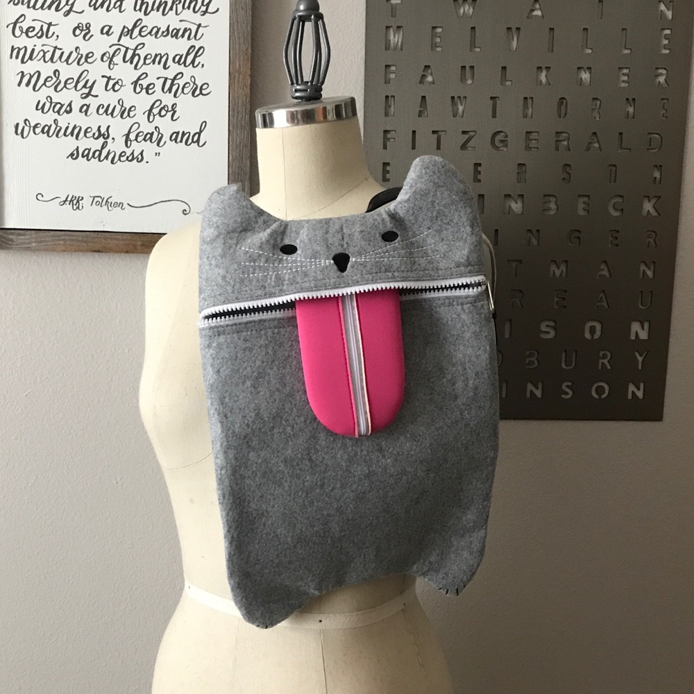 NWOT Grey Felt Cat Backpack Crossbody Bag